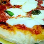 La pizza ad alta idratazione e maturazione cotta in… padella